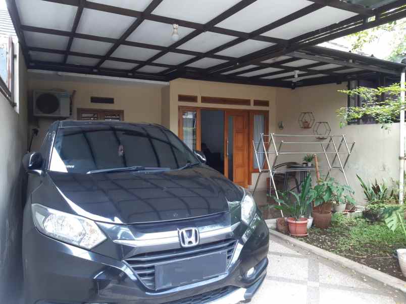 dijual rumah arcamanik