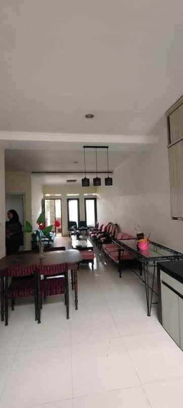 dijual rumah arcamanik
