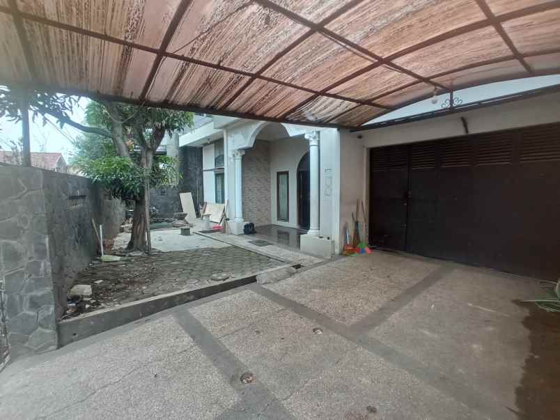 dijual rumah arcamanik cicukang