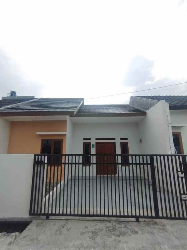 dijual rumah arcamanik endah cisaranten