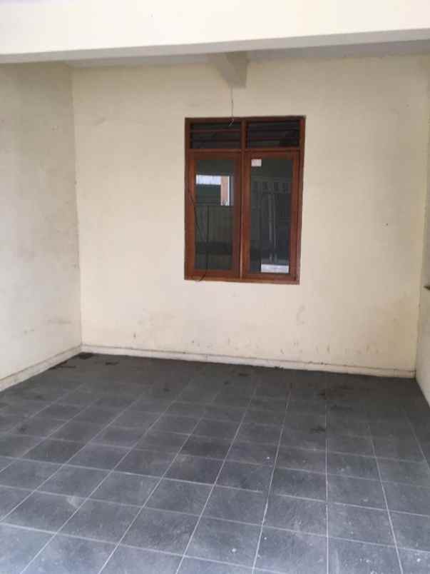 dijual rumah area jl saharjo