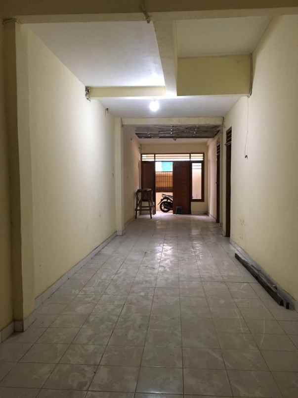 dijual rumah area jl saharjo