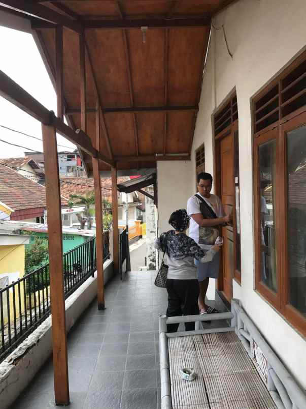 dijual rumah area jl saharjo