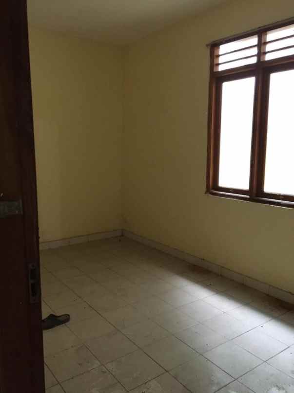 dijual rumah area jl saharjo