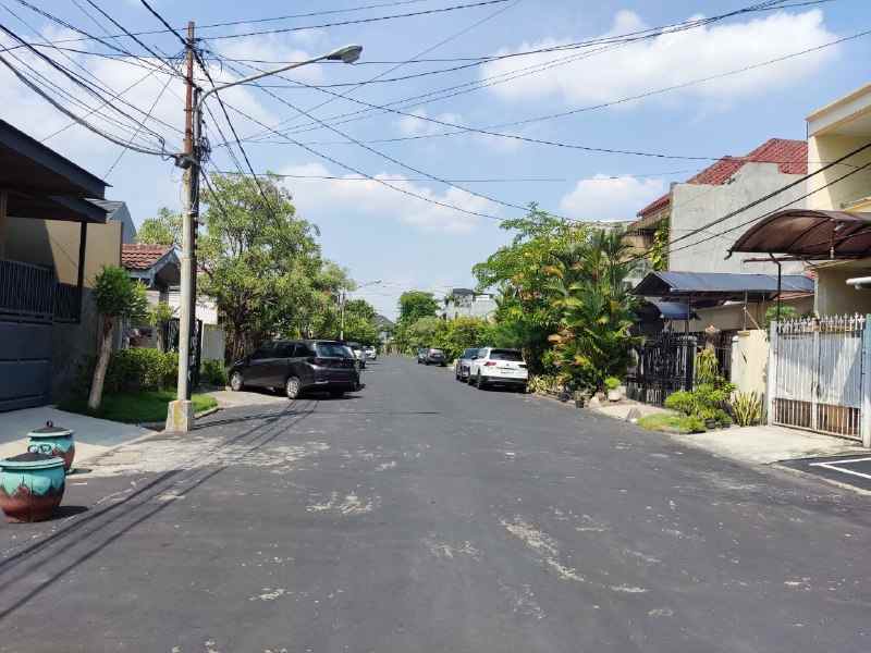 dijual rumah babatan pantai