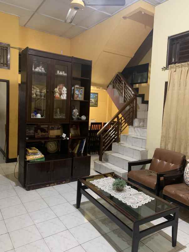 dijual rumah bangunan