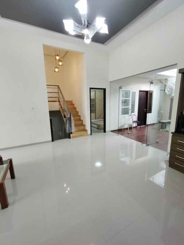 dijual rumah baru araya malang greenwood golf