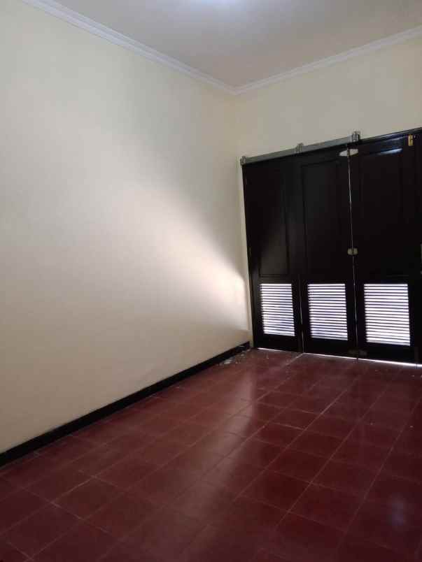 dijual rumah bendul merisi selatan