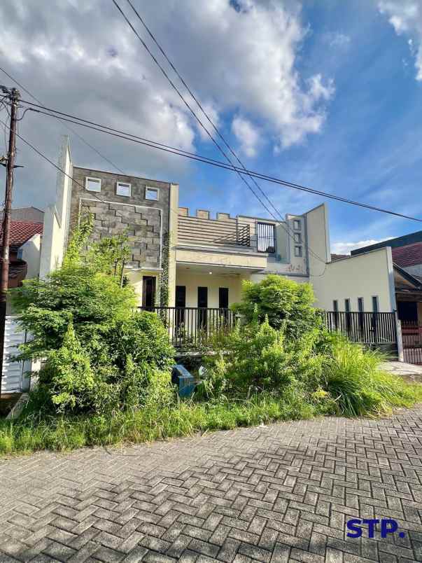 dijual rumah bendul merisi selatan