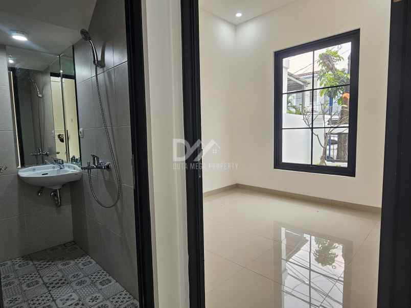 dijual rumah bergaya american style di bintaro