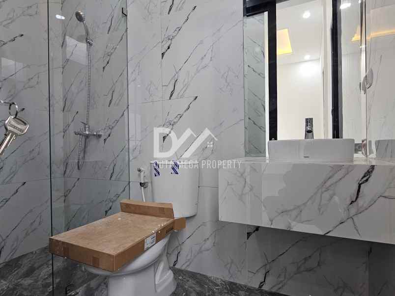 dijual rumah bergaya american style di bintaro