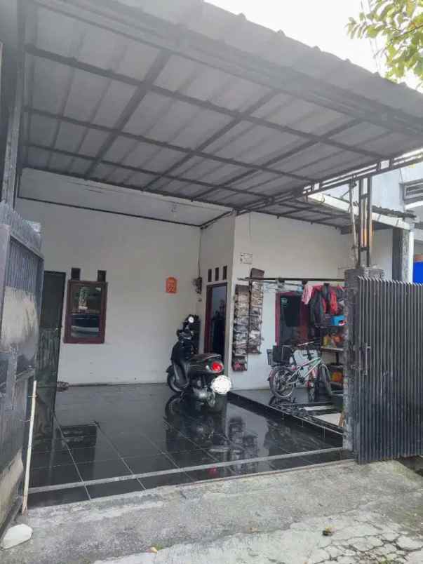 dijual rumah bintang metropole