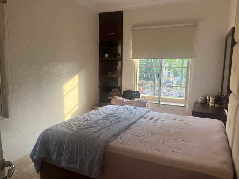 dijual rumah boulevard palem raya