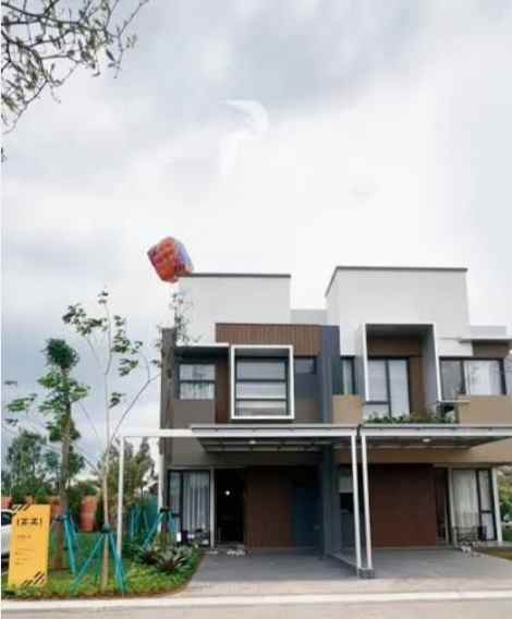 dijual rumah bsd city