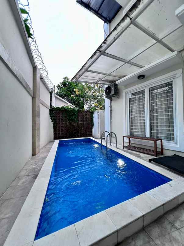 dijual rumah bukit cinere raya