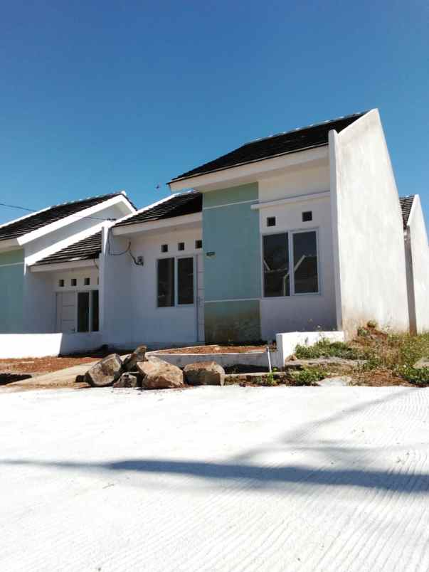 dijual rumah bukit esma cicalengka