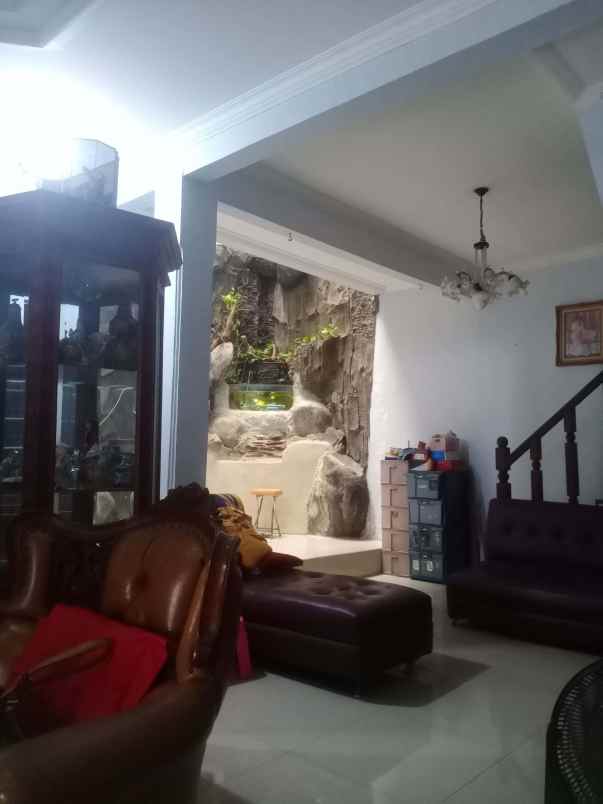 dijual rumah bukit sawangan indah