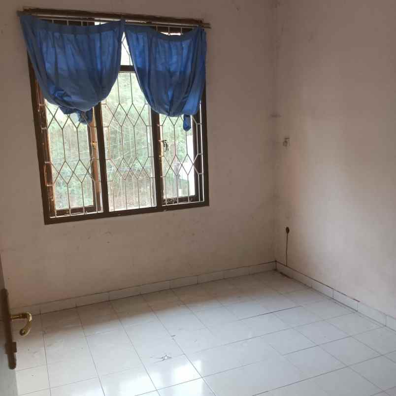 dijual rumah bulevar hijau
