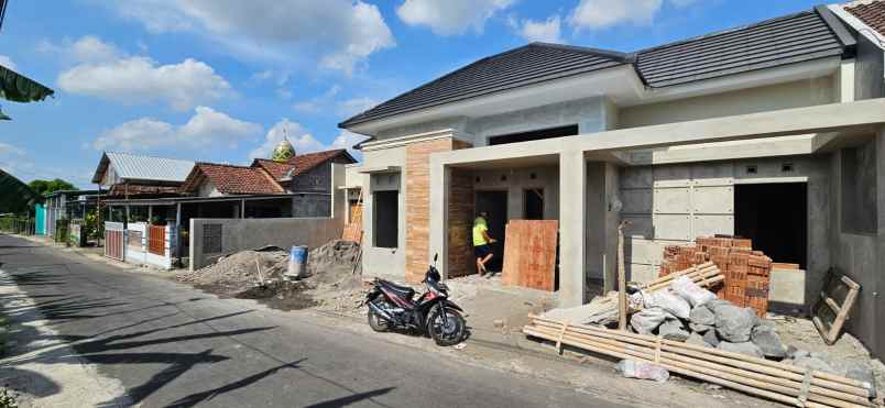 dijual rumah bulusawit sambiroto