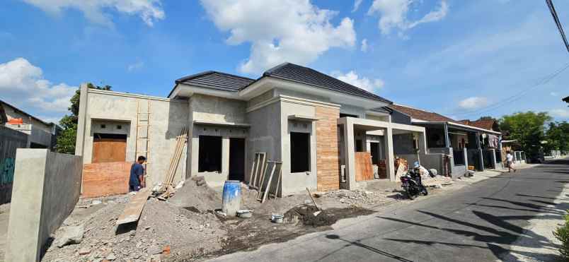 dijual rumah bulusawit sambiroto