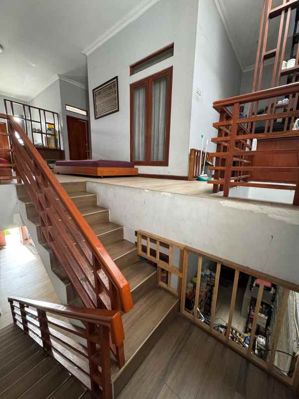 dijual rumah bumi panyawangan