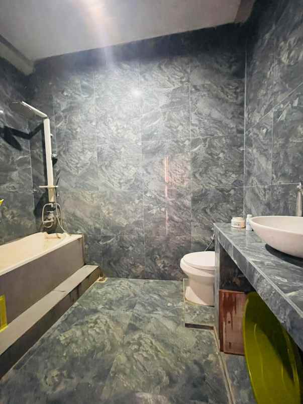 dijual rumah ciawitali