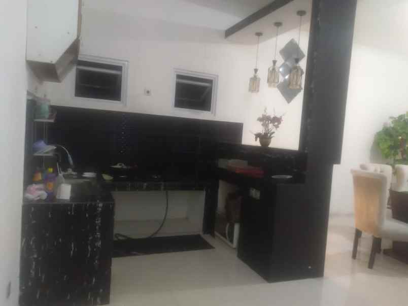 dijual rumah ciawitali