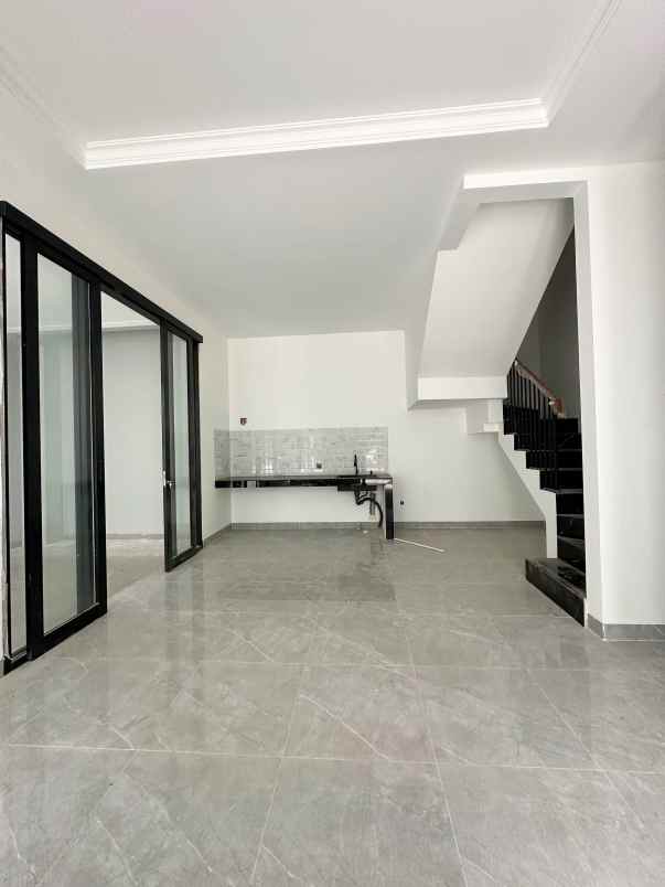 dijual rumah cilangkap cipayung