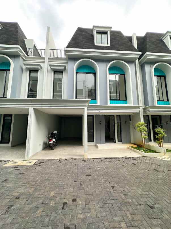 dijual rumah cilangkap cipayung