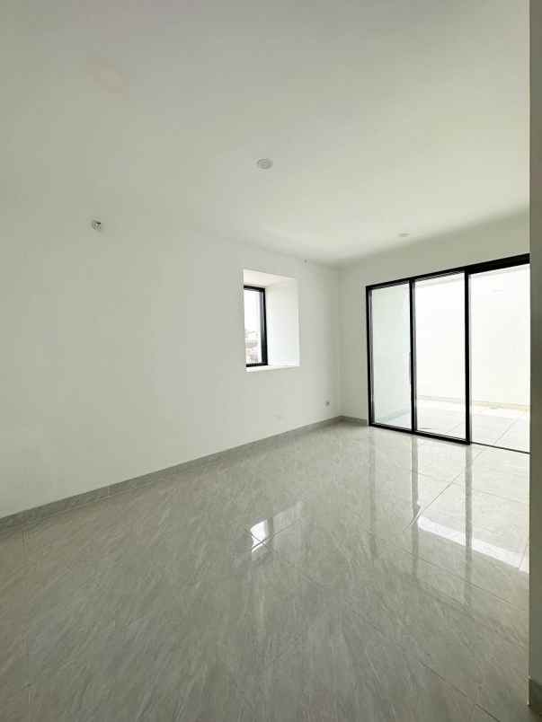 dijual rumah cilangkap cipayung