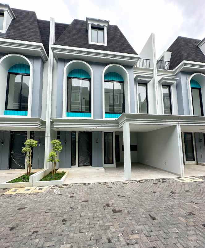 dijual rumah cilangkap cipayung