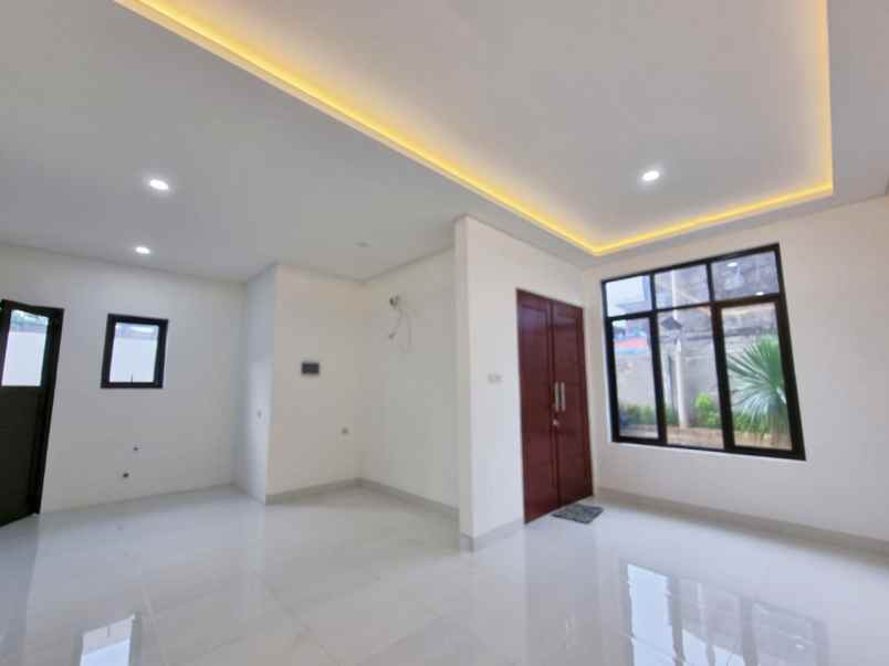 dijual rumah cinere depok