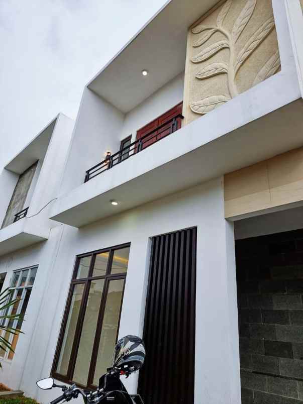 dijual rumah cinere depok