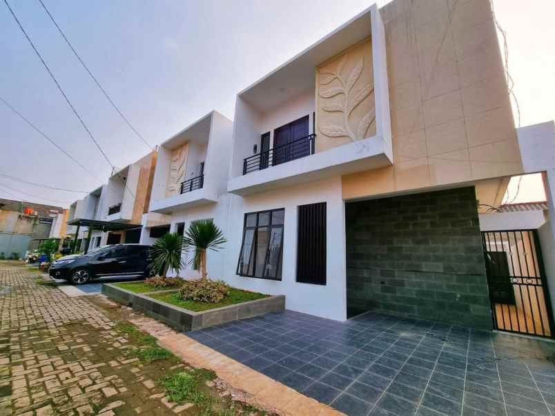 dijual rumah cinere depok