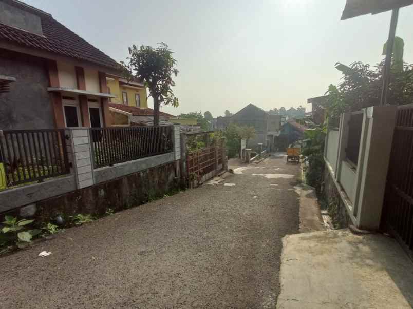 dijual rumah cipageran