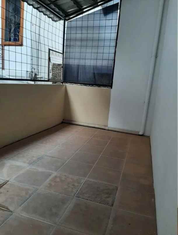 dijual rumah cipamokolan