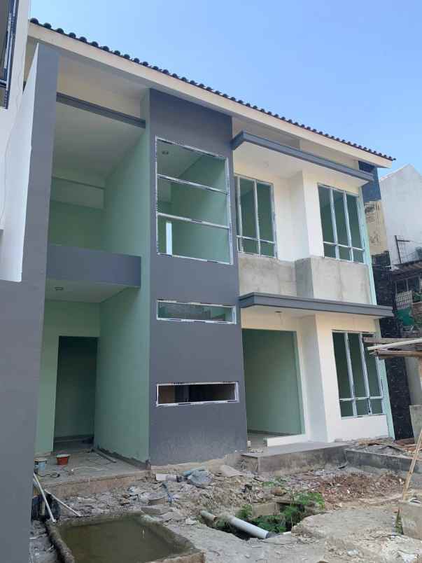 dijual rumah ciracas