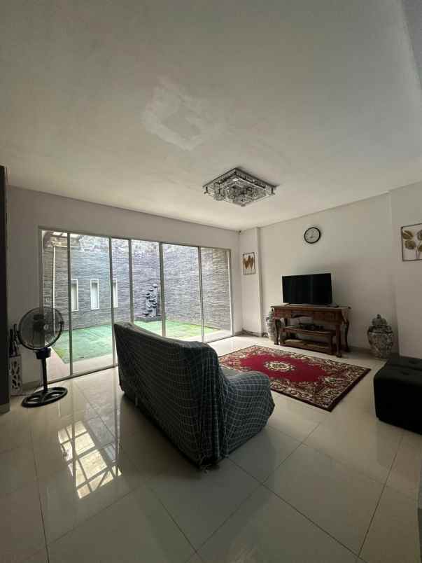 dijual rumah citragran cibubur