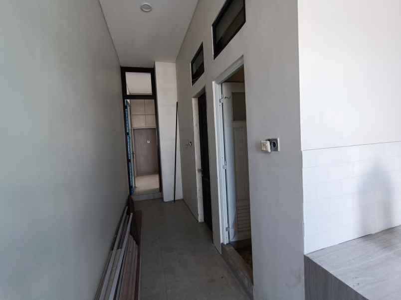 dijual rumah citraland surabaya