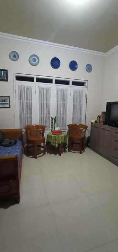 dijual rumah ciwaruga