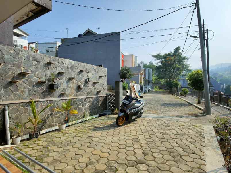 dijual rumah cluster bambo village