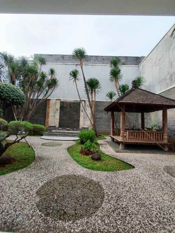 dijual rumah cluster crown phg gading