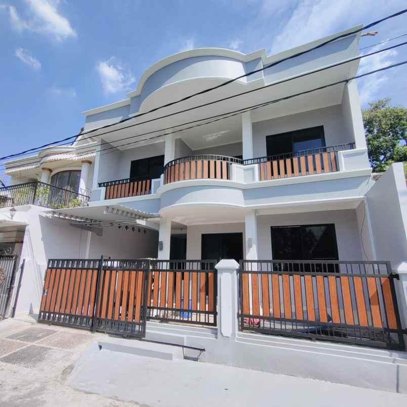 dijual rumah cluster griya loka bsd city