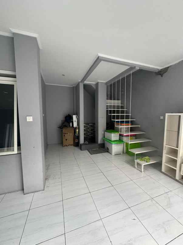 dijual rumah cluster jingga residence