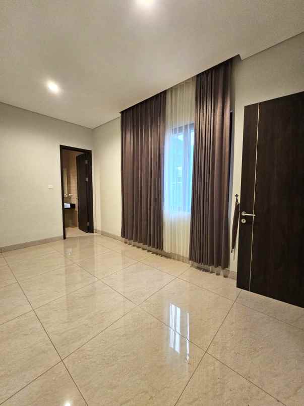 dijual rumah cluster morizen summarecon