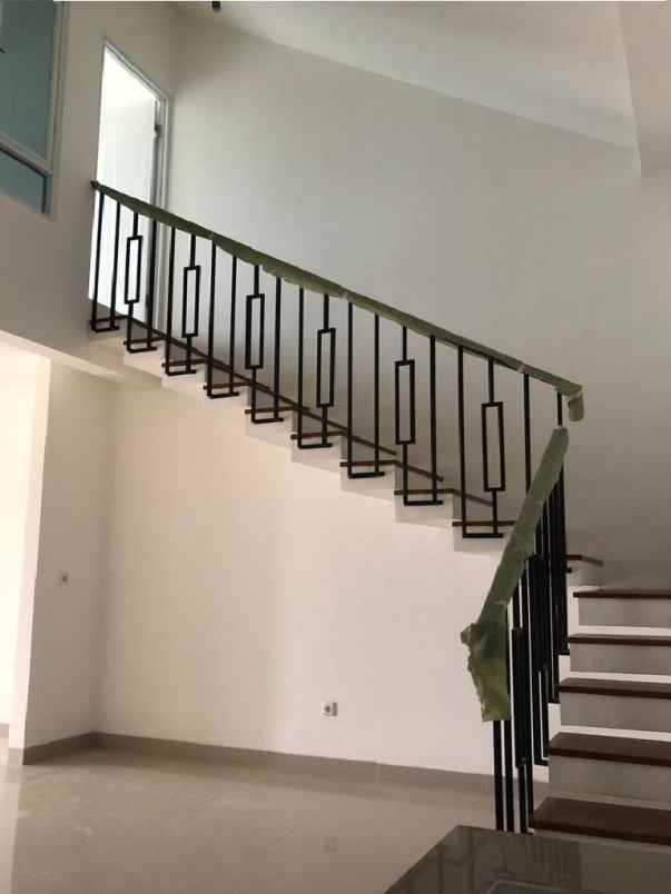 dijual rumah cluster prima aryana karawaci