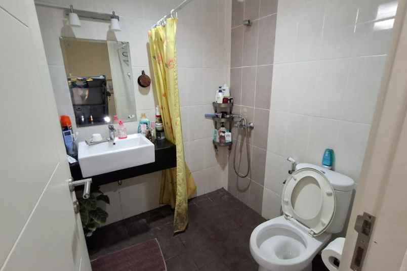 dijual rumah cluster thomson summarecon