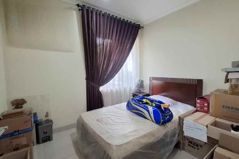 dijual rumah cluster thomson summarecon