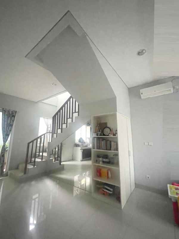 dijual rumah cluster yarra jgc jakarta