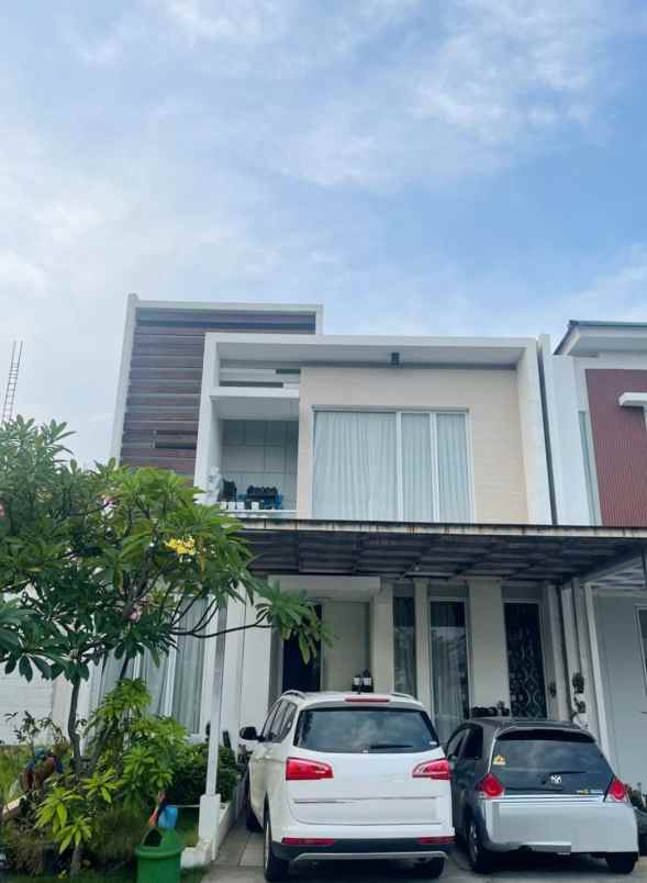 dijual rumah cluster yarra jgc jakarta